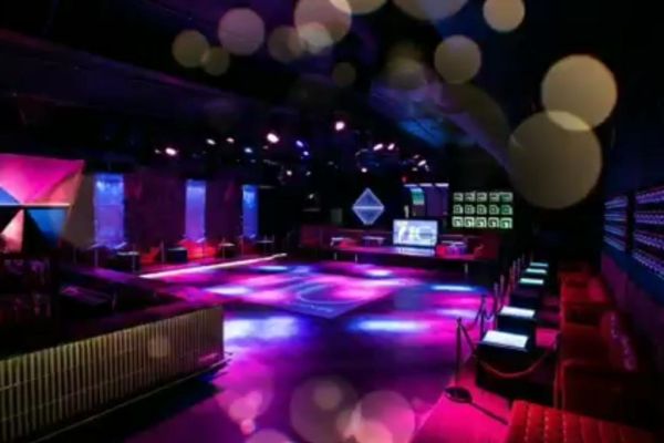 Suite 710: Restaurant & Lounge
