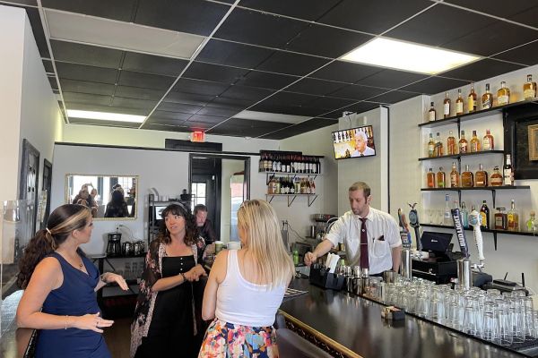 Stoney’s Whiskey Wine & Raw Bar